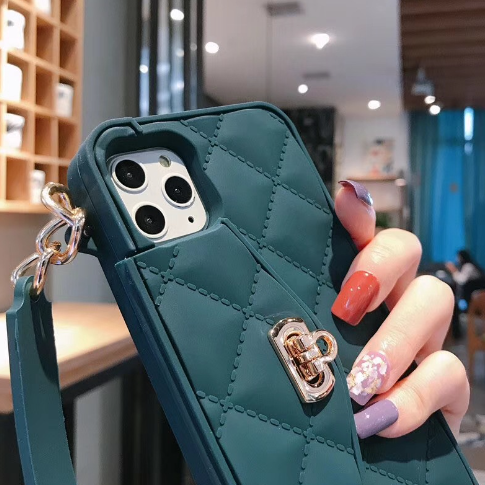 Luxury Women's Phone Case with Chain Lanyard Axl