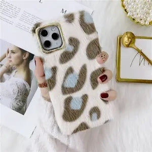 Luxury Leopard Plush iPhone Case – Soft Winter Cover
