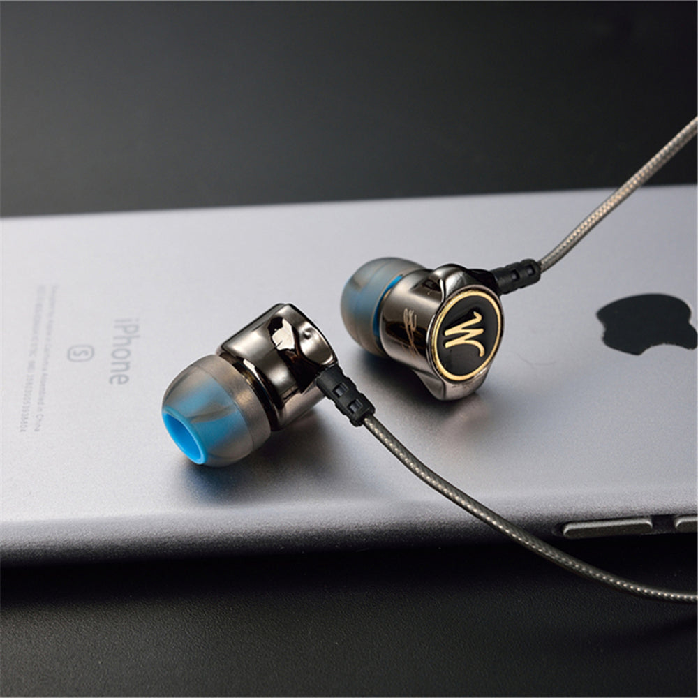 Heavy Bass Metal In-Ear Headphones with Microphone Axl