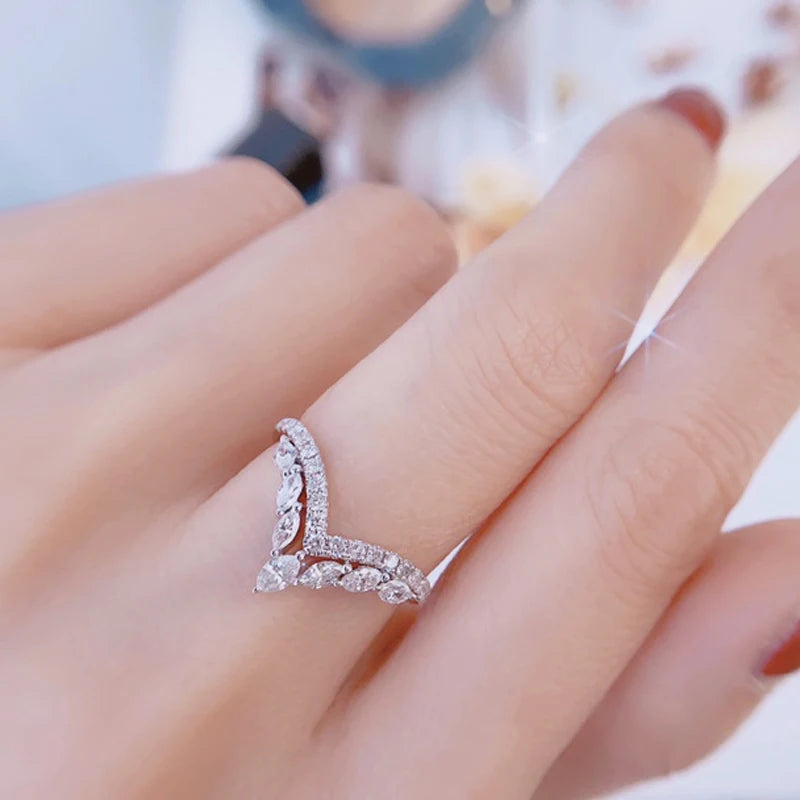 Huitan Women's Silver-Tone Cubic Zirconia Ring | Wedding Band Fashion Ring Axl