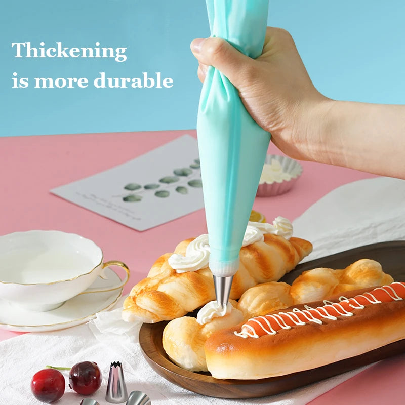 Silicone Piping Bag & 6 Nozzle Cake Decorating Set – 8 Piece Cake Decorating Set Axl