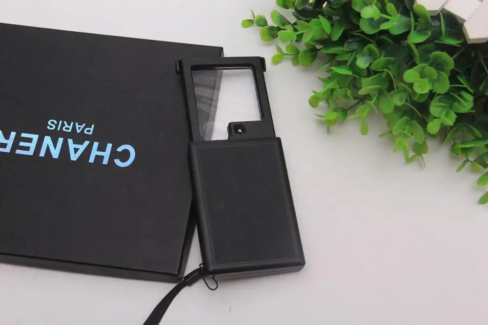 Folding Magnifying Glass with LED Light – Portable Pull-Out Loupe LED Magnifying Glass Axl