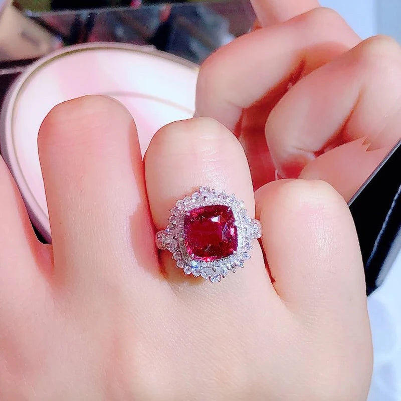 Huitan Women's Silver CZ Wedding Band Ring | Cubic Zirconia CZ Fashion Ring Axl