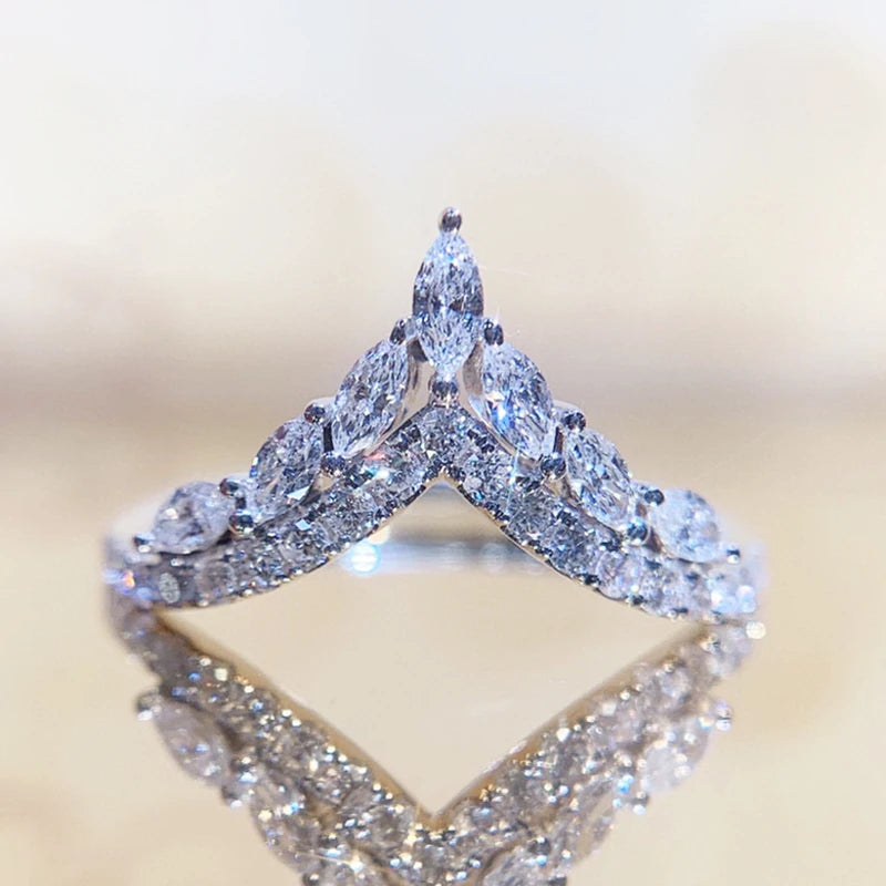 Huitan Women's Silver-Tone Cubic Zirconia Ring | Wedding Band Fashion Ring Axl