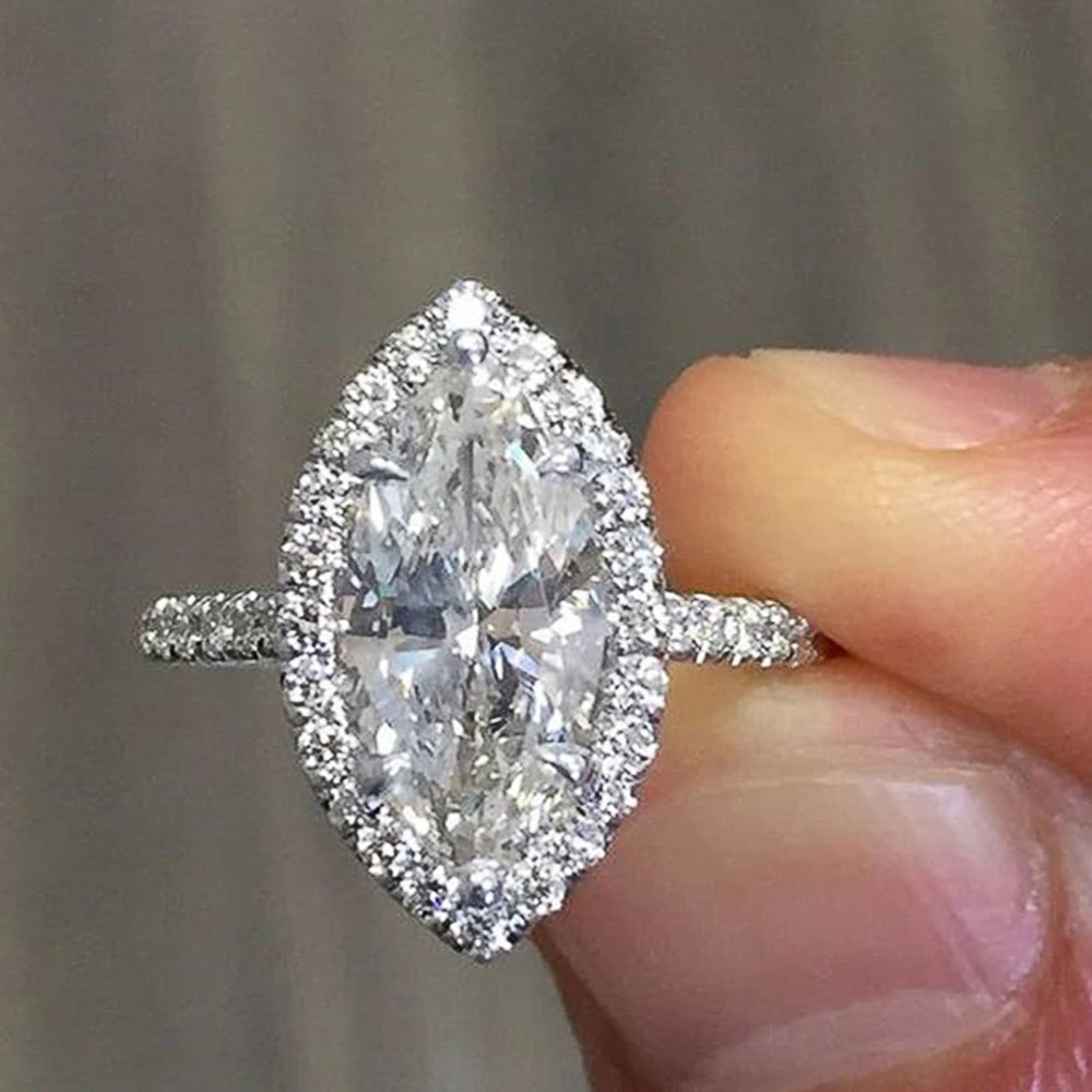 Huitan Marquise CZ Ring – Cubic Zirconia Women's Ring Fashion CZ Ring Axl WHITE Silver Plated 10