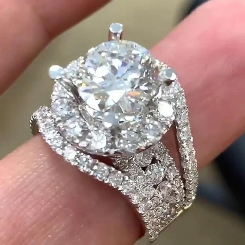 Huitan Women's CZ Ring – Cubic Zirconia Wedding Jewelry Fashion Ring Axl
