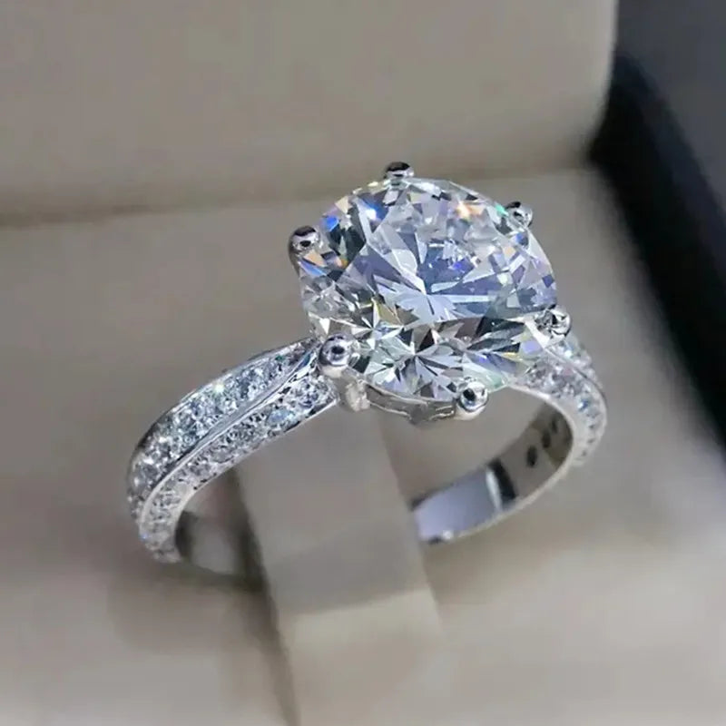 Huitan 6-Claw Cubic Zirconia Ring – Women's Wedding Band CZ Fashion Ring Axl
