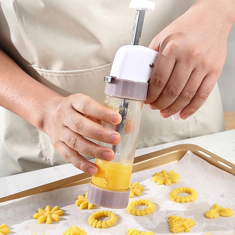 20-Piece Cream Squeeze Cake Decorating Set – Cookie Piping Gun Cake Decorating Set Axl