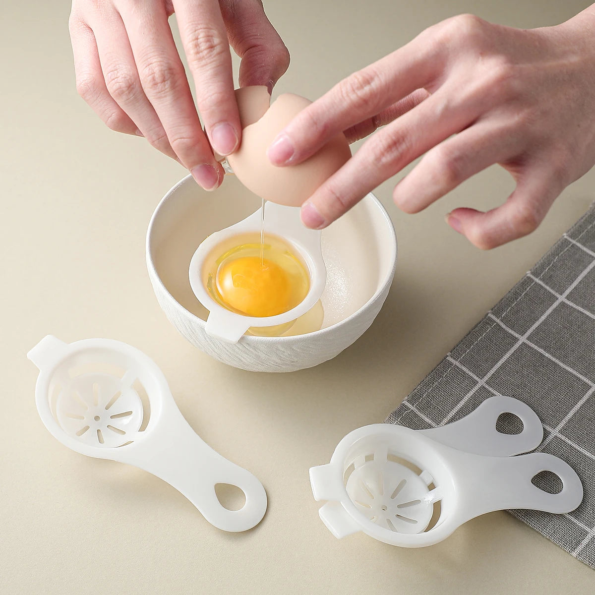 Egg Yolk & White Separator Spoon – Kitchen Baking Divider Tool Egg Separator Tool Axl