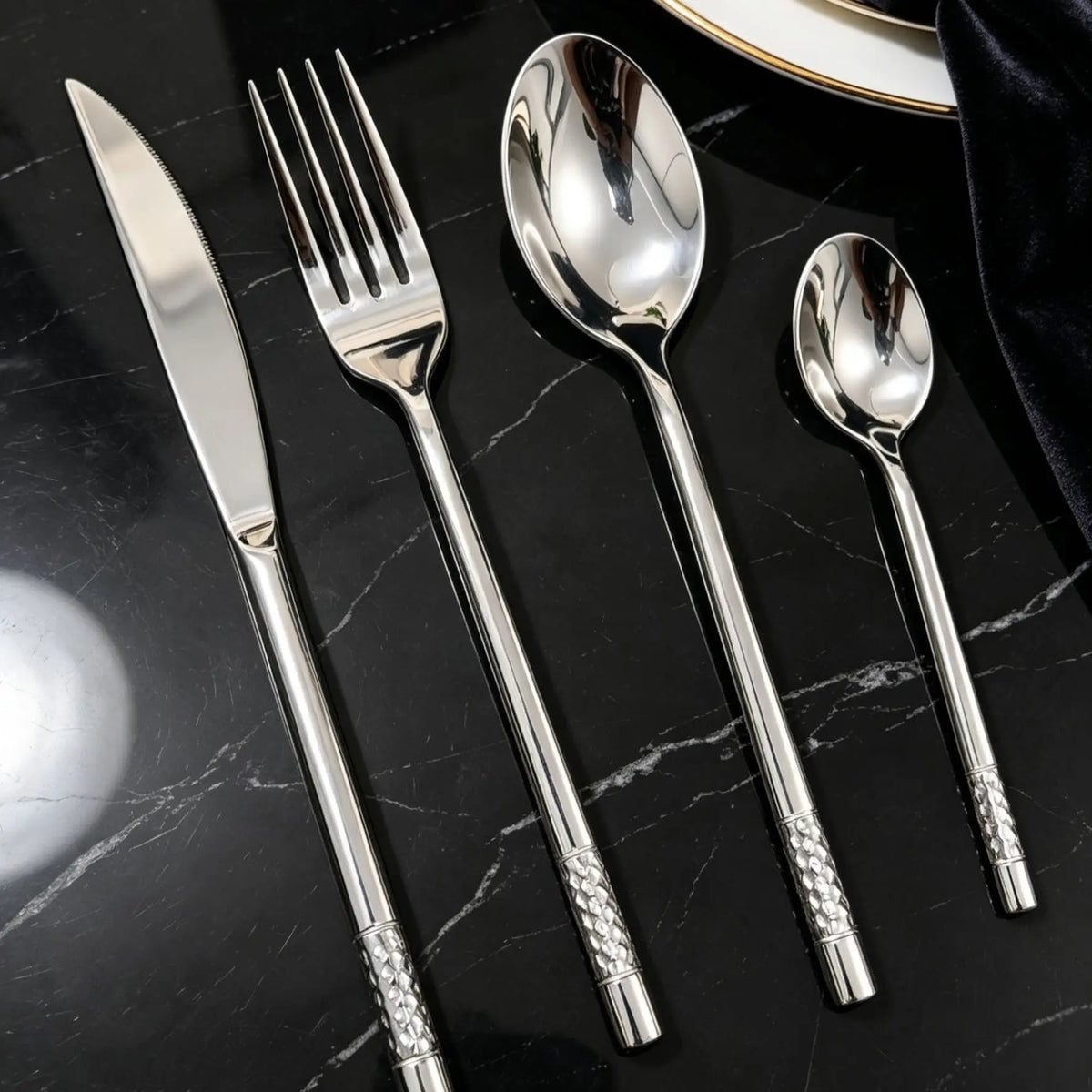 Stainless Steel Flatware Set – Steak Knife, Fork & Spoon Flatware Set Axl