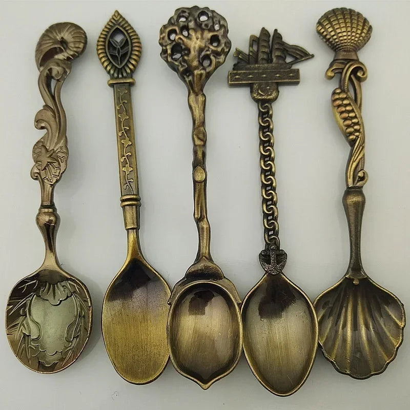 5-Piece Vintage Royal Gold Carved Spoon & Fork Cutlery Set Decorative Cutlery Set Axl Green bronze