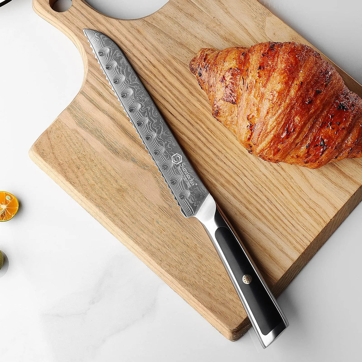 Sunnecko 8" Damascus Steel Serrated Bread Knife – VG10 Sharp Serrated Bread Knife Axl