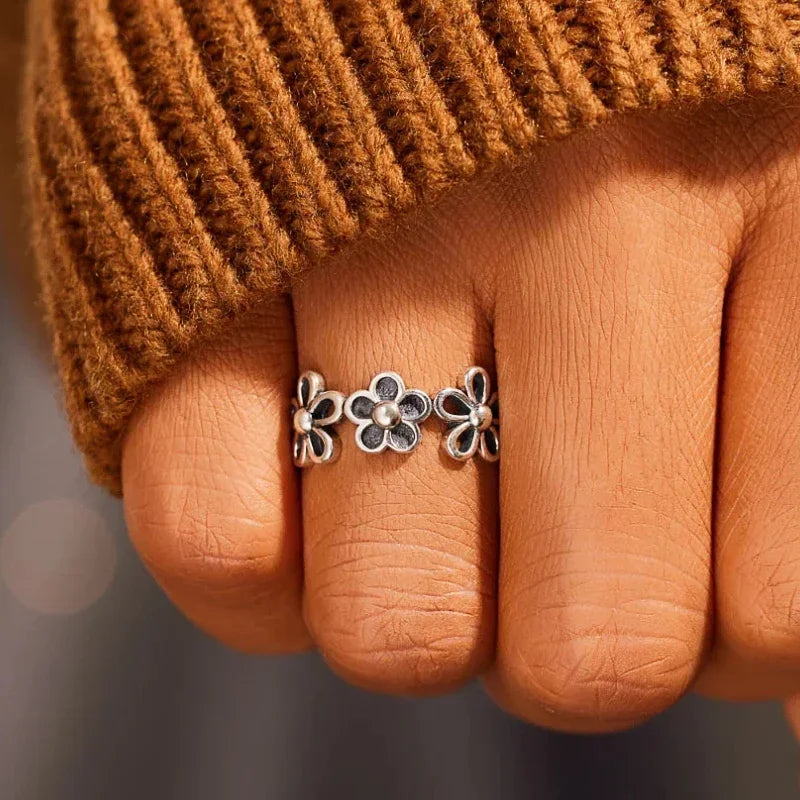 Huitan Vintage Flower Ring – Dainty Fashion Ring for Women Fashion Ring Axl