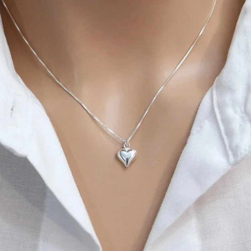 Huitan Silver Heart Pendant Necklace – Box Chain for Women Pendant Necklace Axl XL1058 45cm