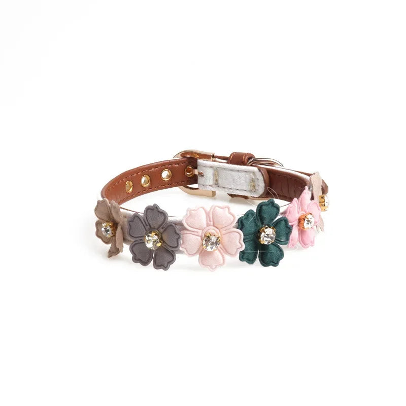 Rhinestone Flower Dog Cat Collar – Adjustable PU Leather Chain Pet Collar Axl 1.3X42CM WHITE
