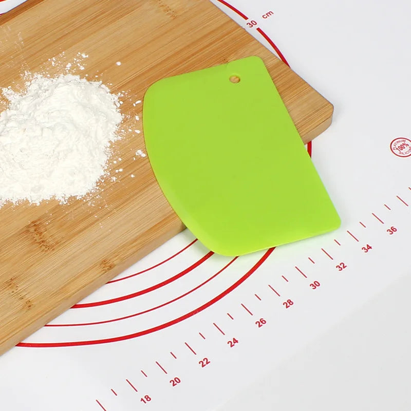 Dough Scraper & Cake Spatula – Fondant Pastry Baking Tool Baking Scraper Spatula Axl green