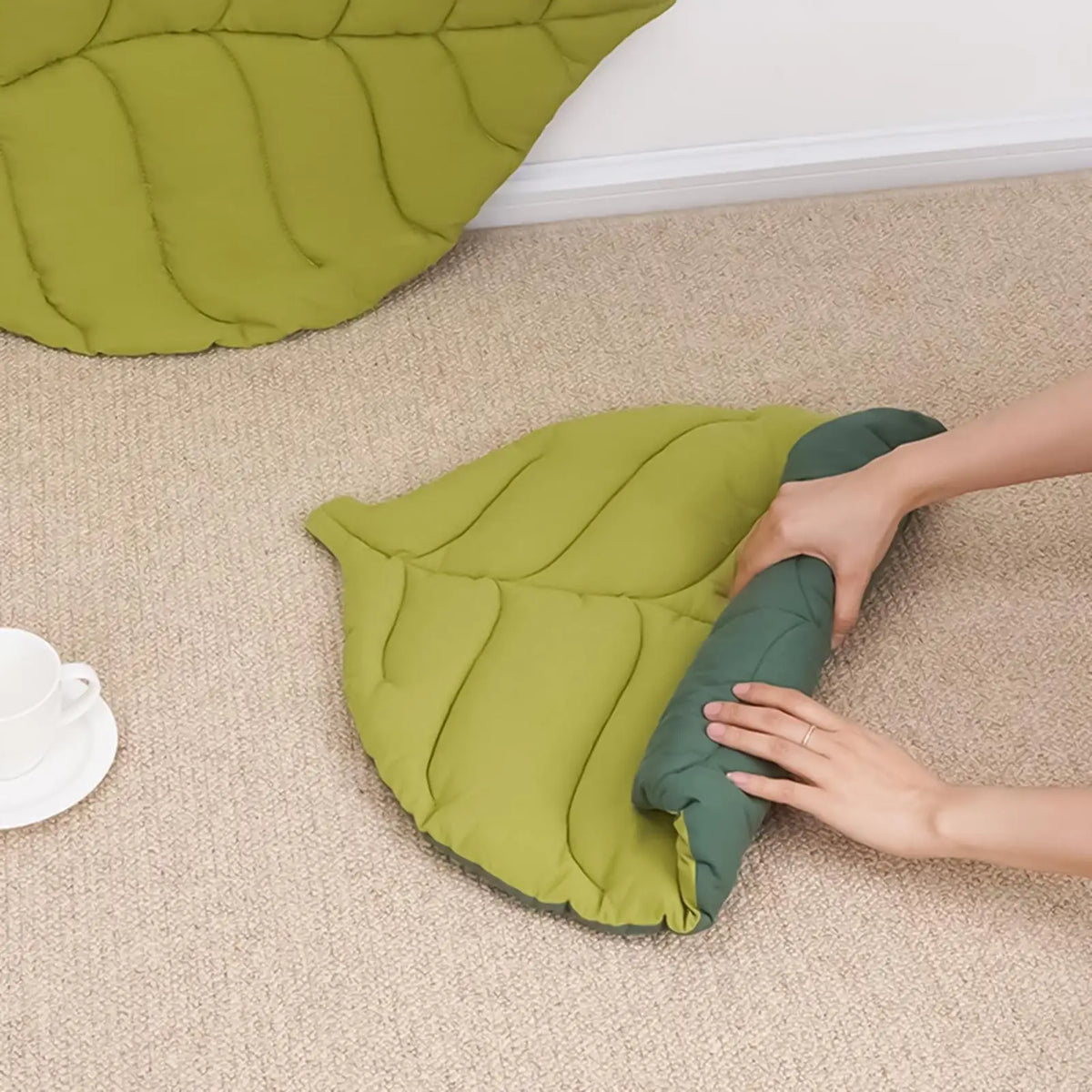 Leaf-Shaped Cooling Cotton Pet Mat – Washable Dog & Cat Bed Pet Cooling Mat Axl