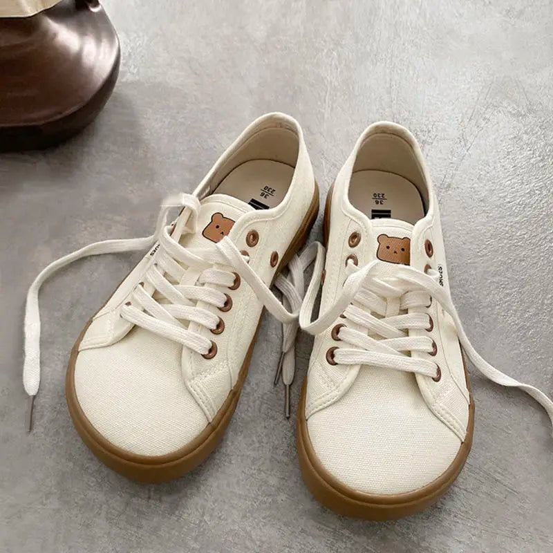 Women's Canvas Low Top Sneakers – Wide Toe Lace-Up Canvas Sneakers Axl Beige 35