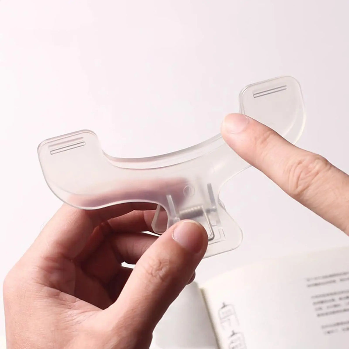 Transparent Plastic Book Clip – Page Holder & Bookmark Book Clip Axl