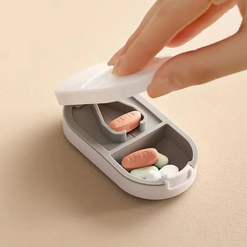Portable Pill Cutter & Organizer – Stainless Steel Blade Pill Cutter Organizer Axl WHITE