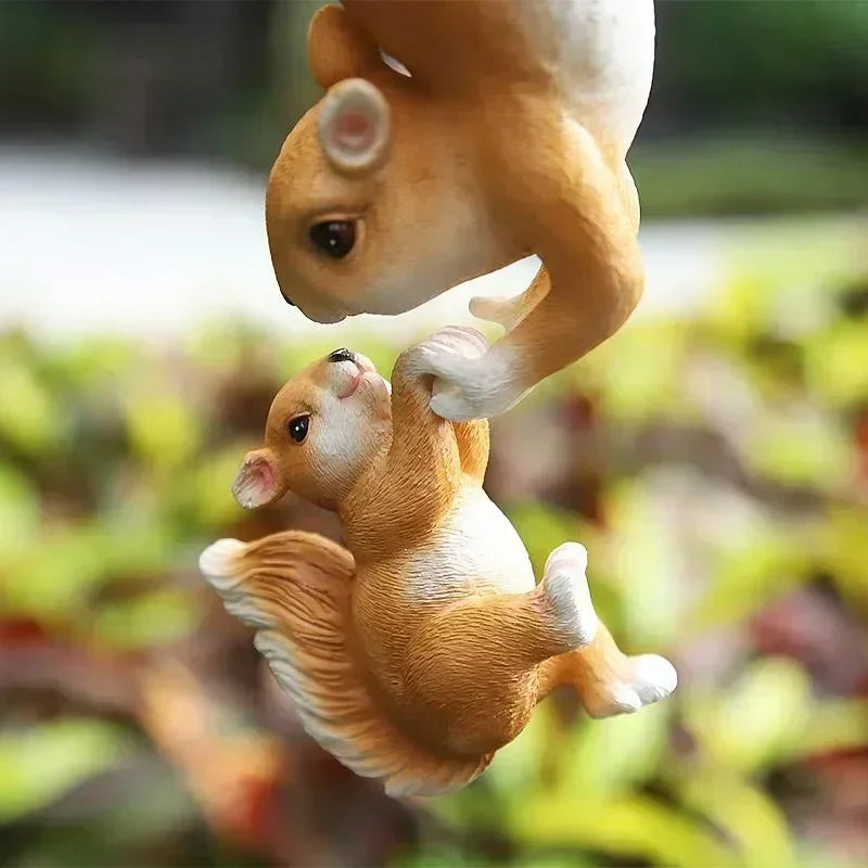 Resin Squirrel Statue – Garden & Home Miniature Décor Gift Garden Figurine Axl