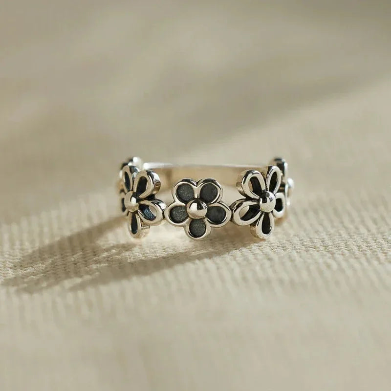 Huitan Vintage Flower Ring – Dainty Fashion Ring for Women Fashion Ring Axl