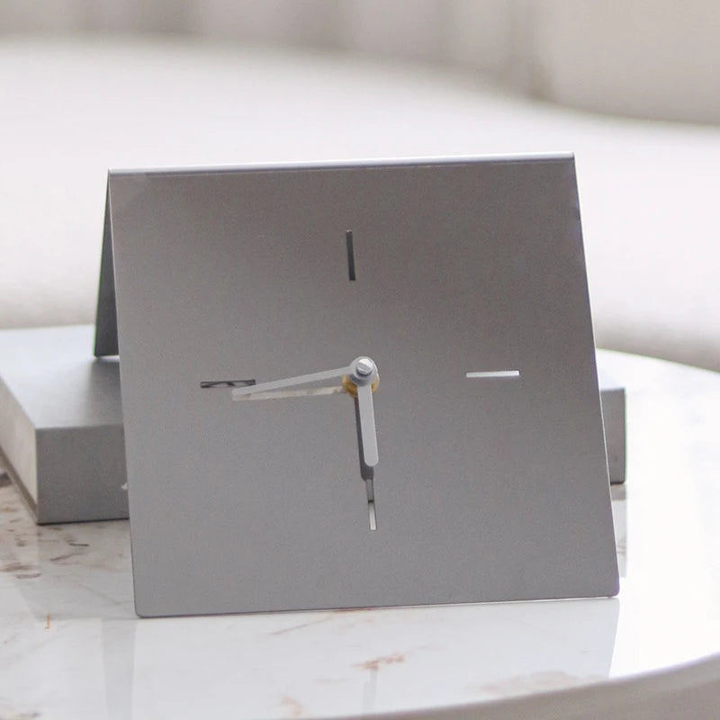 Nordic Metal Desk Clock – Modern Stainless Steel Figurine Decor Decorative Desk Clock Axl