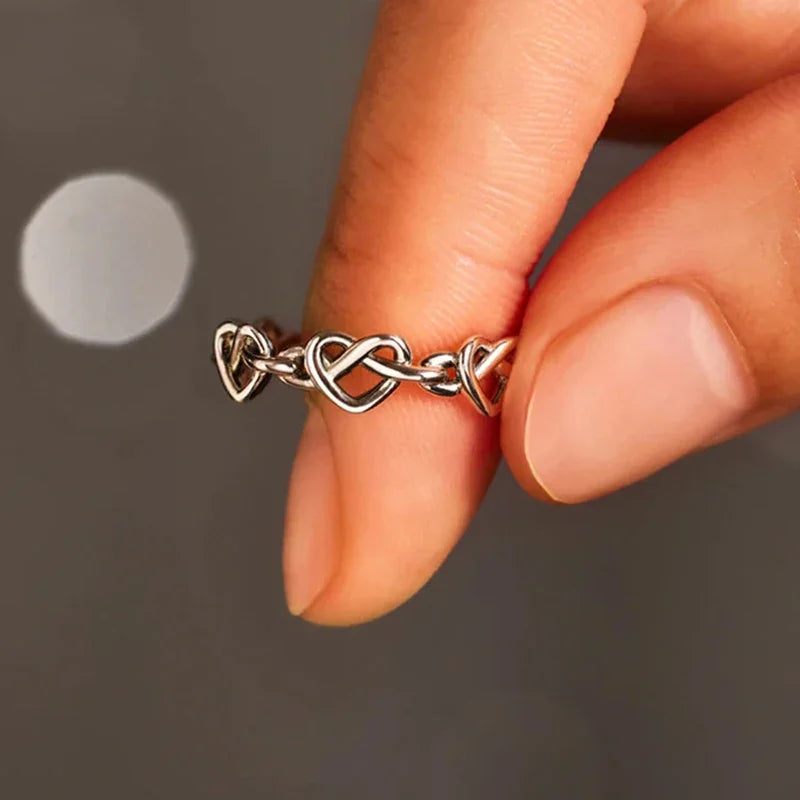 Huitan Hollow Heart Ring for Women – Dainty Brass Band Fashion Ring Axl