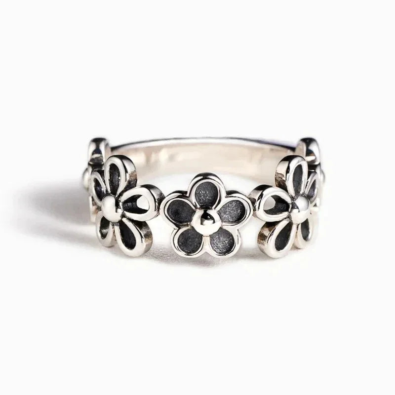 Huitan Vintage Flower Ring – Dainty Fashion Ring for Women Fashion Ring Axl T0449 10