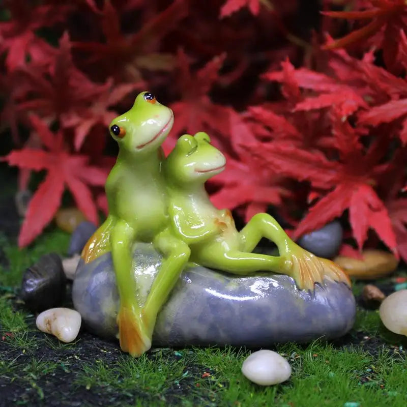 Mini Frog Resin Figurine for Terrarium & Garden Decor | 6.3cm Miniature Figurine Axl