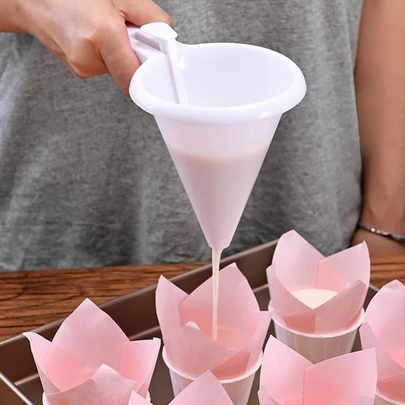 Adjustable Cream Funnel Batter Dispenser for Cakes & Chocolate Baking Dispenser Funnel Axl
