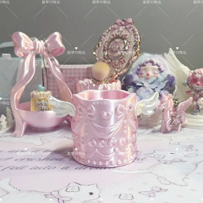 Angel Wings Makeup Brush Holder – Silk Texture Cosmetic Organizer Cosmetic Brush Organizer Axl