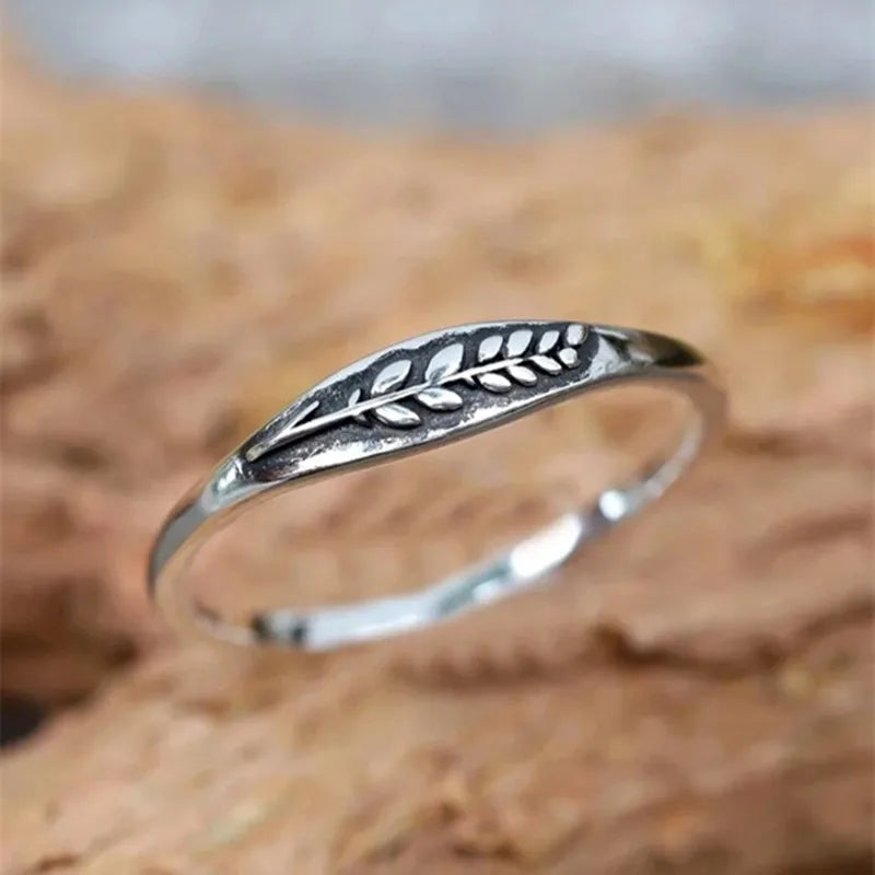 Huitan Carved Leaf Vintage Ring – Antique Silver for Women Fashion Ring Axl T0184 10