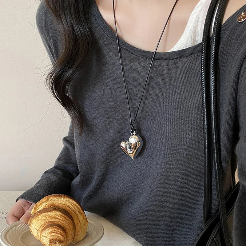 Irregular Heart Pendant Necklace – Adjustable Sweater Chain Heart Pendant Necklace Axl Silver