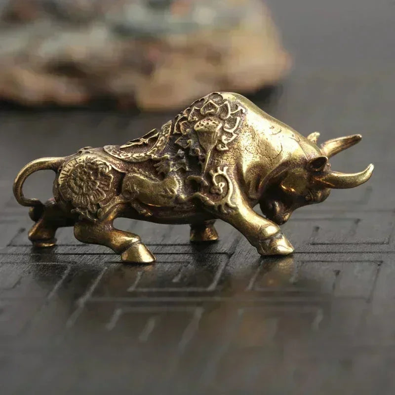 Retro Brass Bull Figurine – Vintage Copper Cow Desk Ornament Desktop Figurine Axl