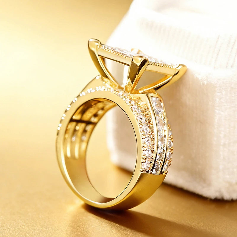 Huitan Women's Cubic Zirconia Wedding & Engagement Ring Fashion Ring Axl