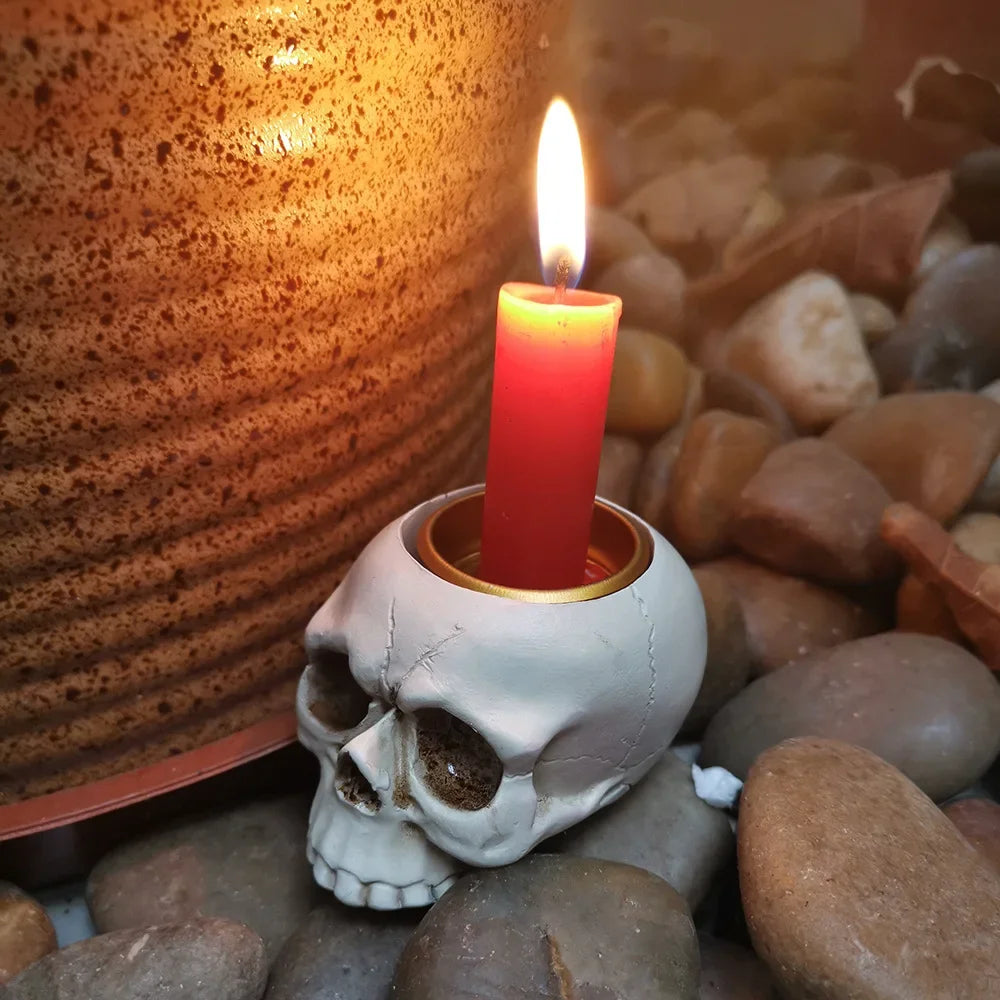 Halloween Skull Hand Candlestick Holder – Resin Skeleton Decor Candlestick Holder Axl