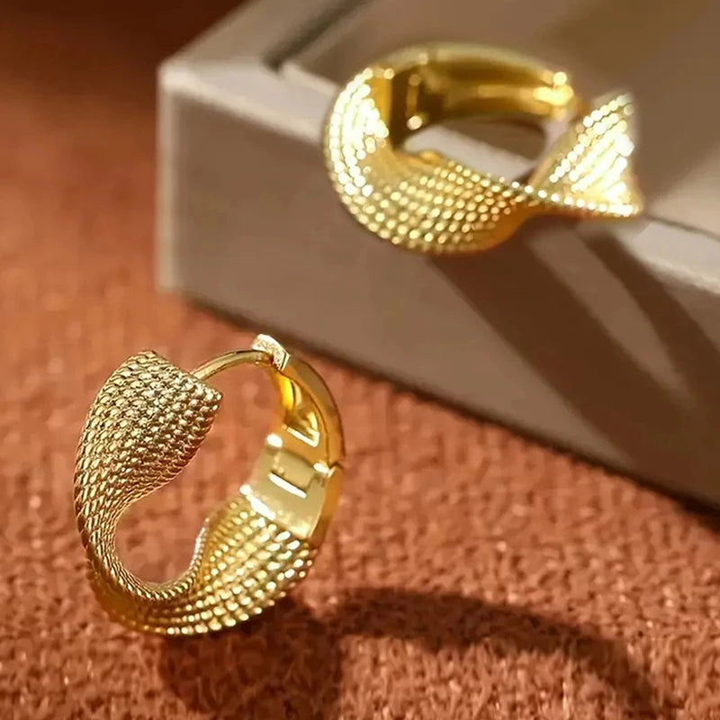 Huitan Twisted Hoop Earrings – Geometric Fashion Jewelry Women Hoop Earrings Axl