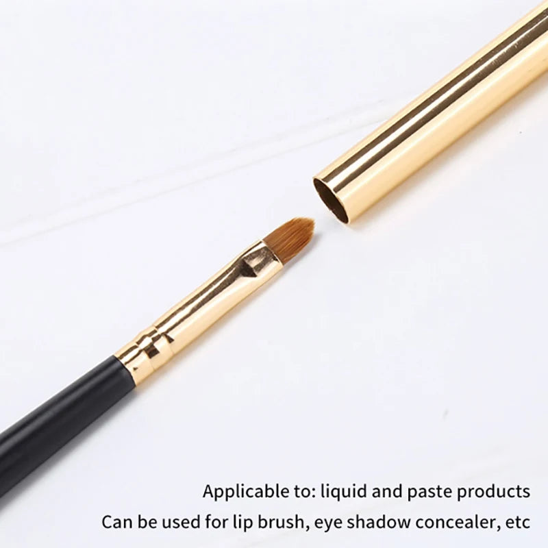 Retractable Lip Brush with Cover – Portable Makeup Tool Lip Makeup Brush Axl