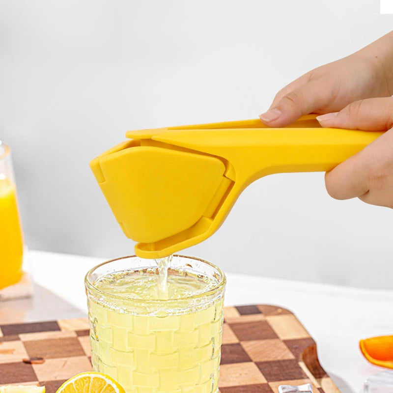 Manual Citrus Juicer – Food-Grade Plastic Lemon Lime Squeezer Manual Citrus Juicer Axl