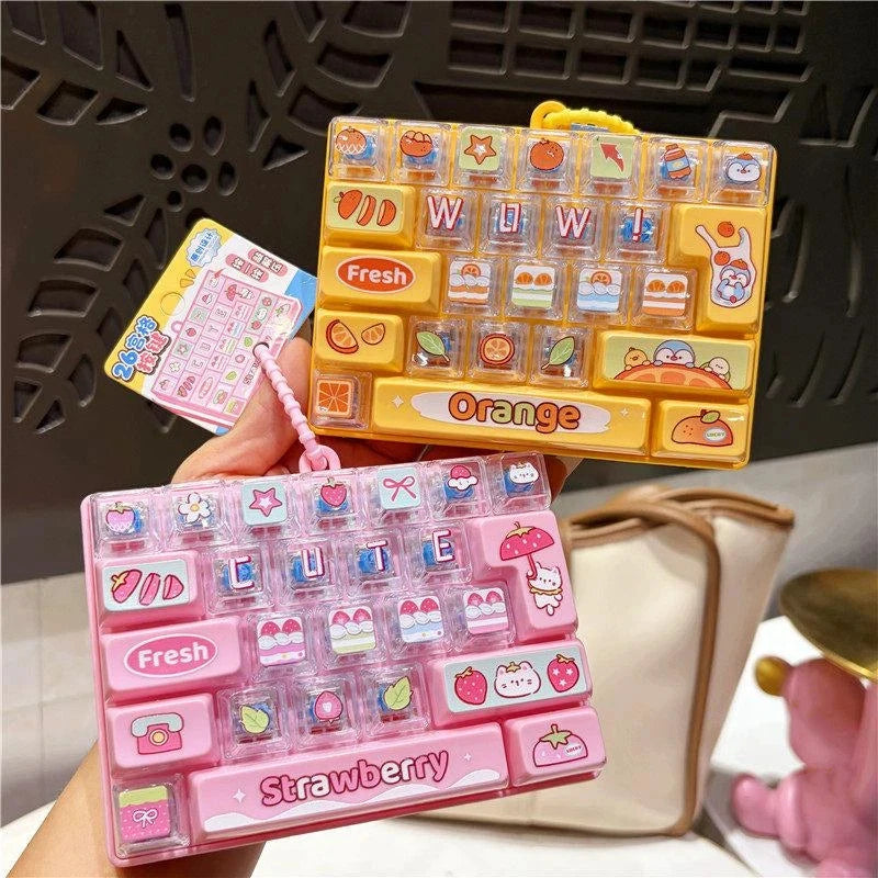 Strawberry Fidget Keyboard Keychain – 26 Keys Clickable Toy Fidget Keychain Toy Axl