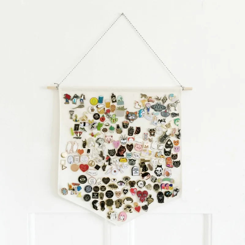 Pin Display Pennant Banner – Blank Canvas Lapel Pin Holder Pin Display Pennant Axl