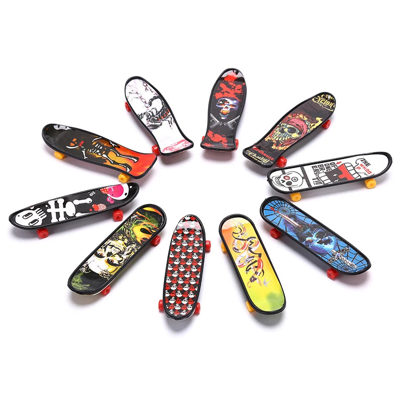 Mini Plastic Finger Skateboard – Random Color Novelty Toy Finger Skateboard Toy Axl
