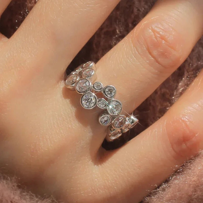 Huitan Round CZ Ring – Women's Cubic Zirconia Wedding Band CZ Wedding Ring Axl