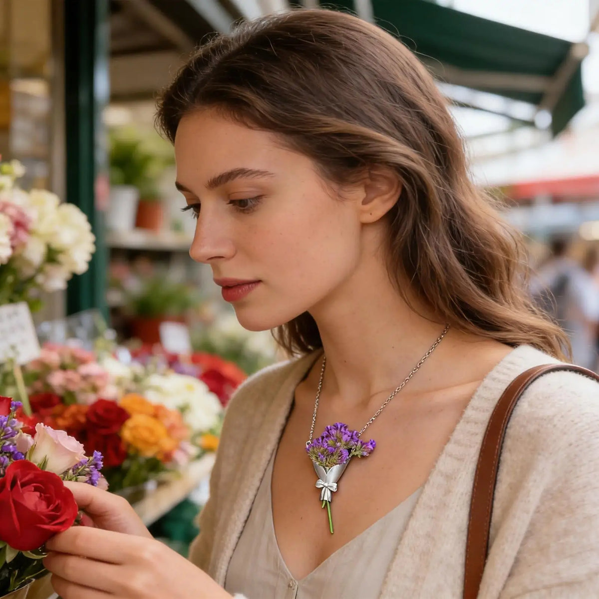 Vase Pendant Necklace – Flower Bouquet Chain for Women Pendant Necklace Axl