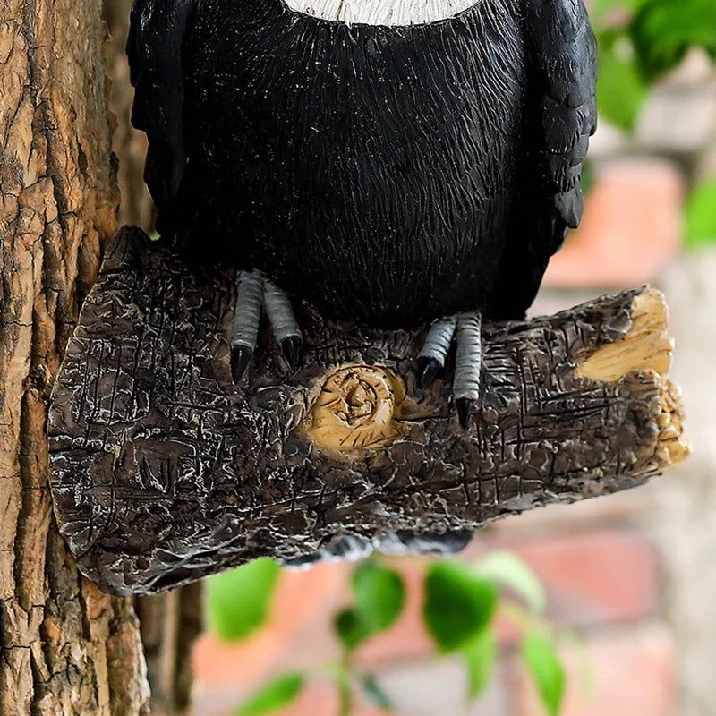 Toucan Bird Figurine – Resin Tree Hugger Garden Ornament Garden Bird Figurine Axl