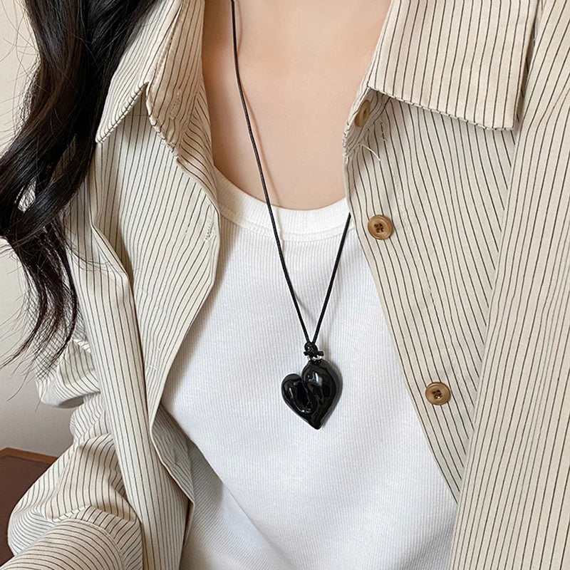 Irregular Heart Pendant Necklace – Adjustable Sweater Chain Heart Pendant Necklace Axl Black