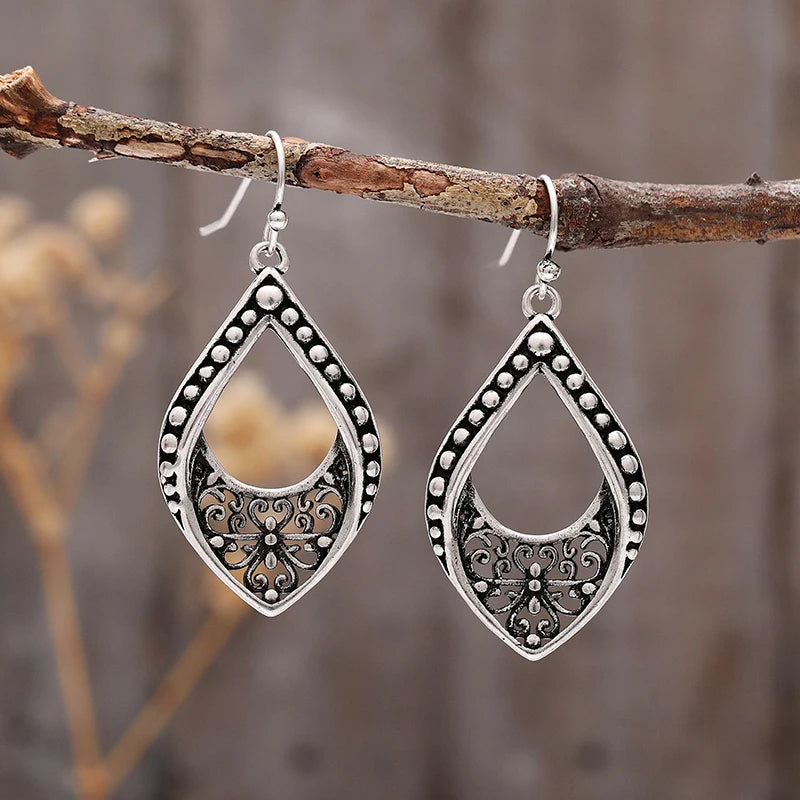 Huitan Vintage Leaf Dangle Earrings – Boho Hollow Flower Drop Dangle Earrings Axl E5434