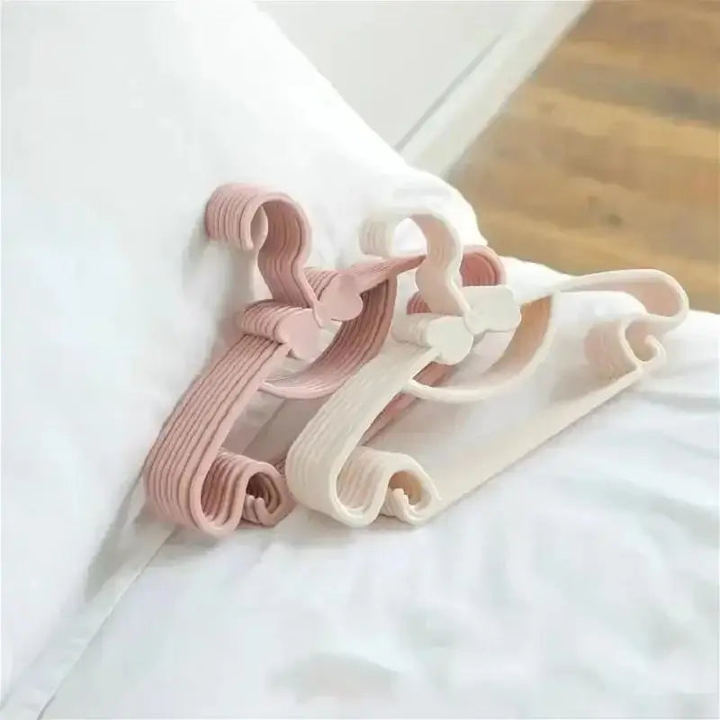 5-Pack Kids Plastic Clothes Hangers – Baby & Toddler Organizer Kids Clothes Hangers Axl