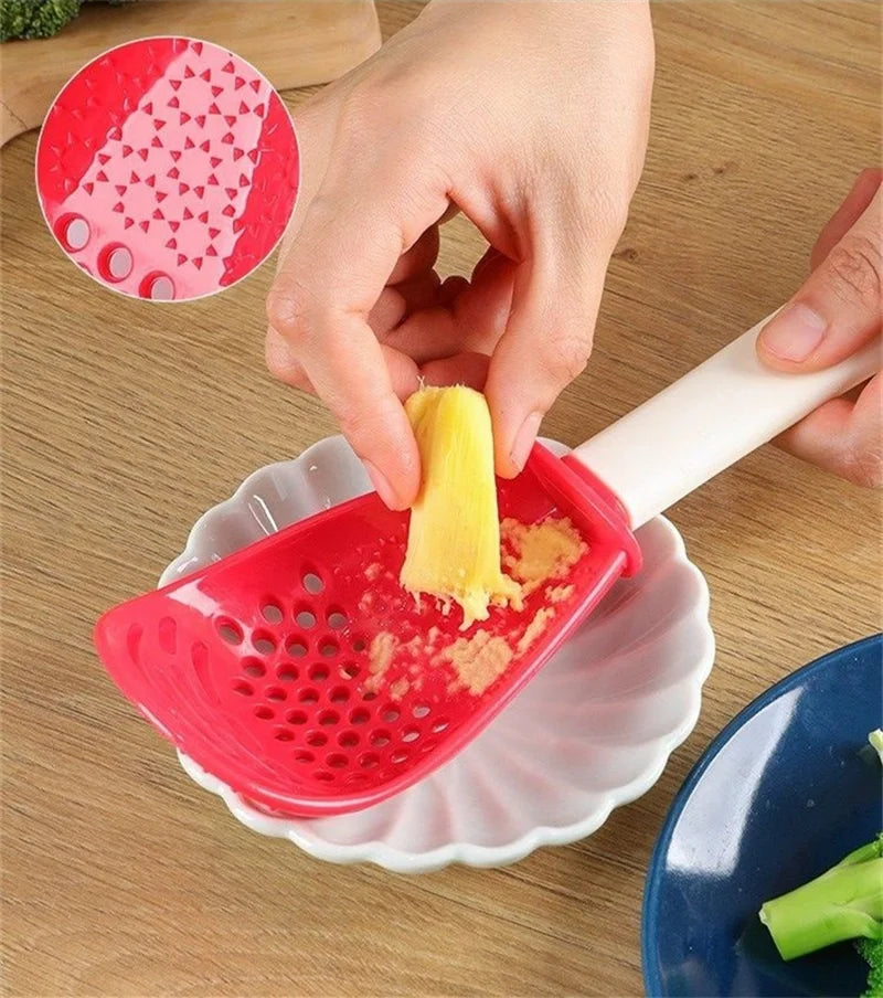 Multifunctional Cooking Spoon – Potato Masher & Garlic Press Multifunctional Kitchen Spoon Axl